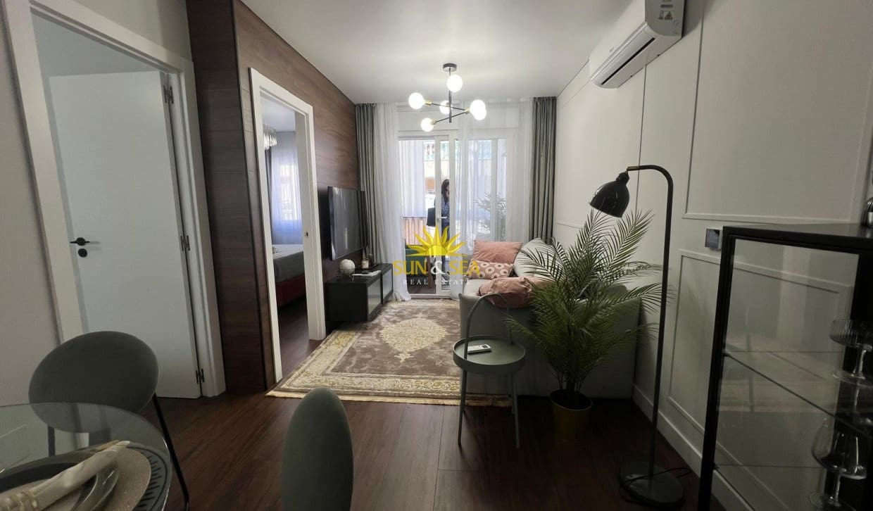 2 bedroom Apartment for rent in Torrevieja with pool - € 1,000 (Ref: 9834995)