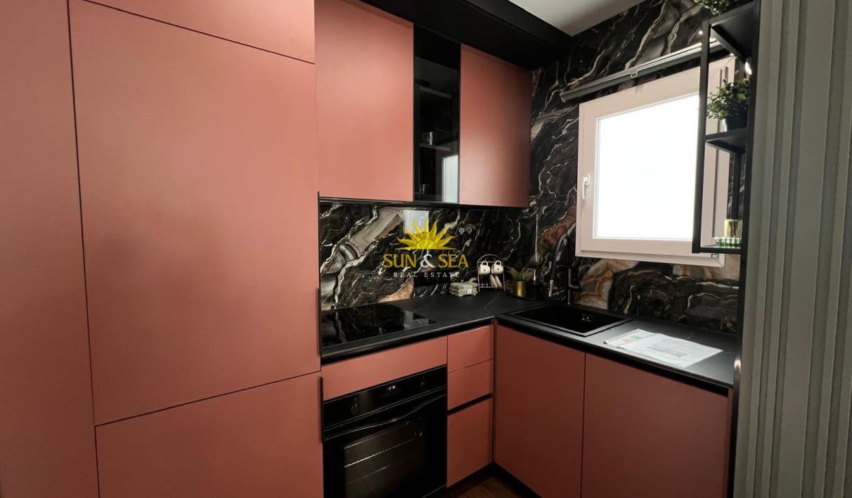 2 bedroom Apartment for rent in Torrevieja with pool - € 1,000 (Ref: 9834995)