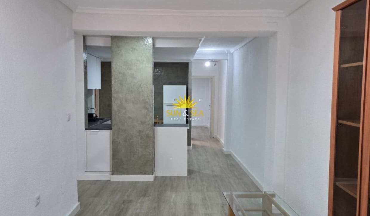 3 bedroom Apartment for holiday rental in Elche / Elx - € 750 (Ref: 9838424)
