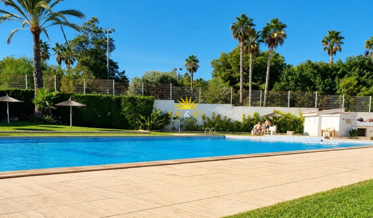 2 bedroom Apartment for sale in Torrevieja with pool - € 147,000 (Ref: 9838426)