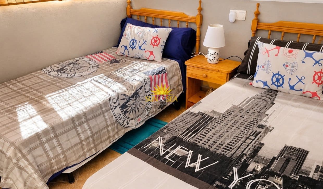 2 bedroom Apartment for sale in Torrevieja with pool - € 147,000 (Ref: 9838426)