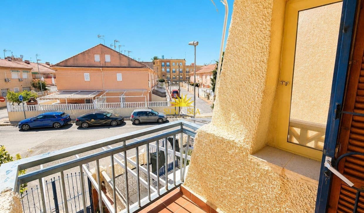 4 bedroom Townhouse for sale in San Pedro del Pinatar - € 180,000 (Ref: 9838563)