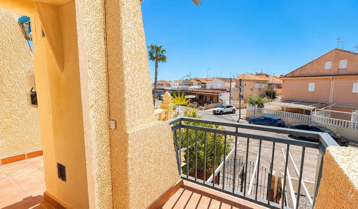4 bedroom Townhouse for sale in San Pedro del Pinatar - € 180,000 (Ref: 9838563)