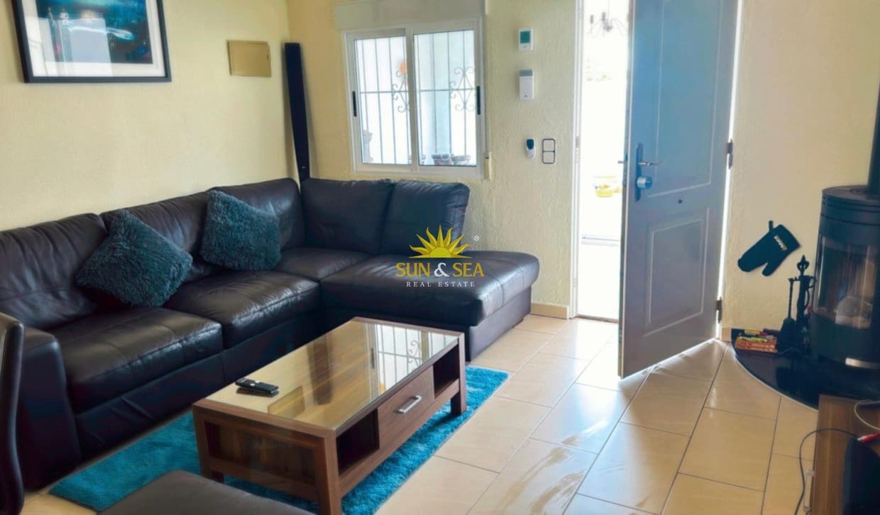 2 slaapkamer Huis te huur in Orihuela Costa met garage - € 1.200 (Ref: 9838682)