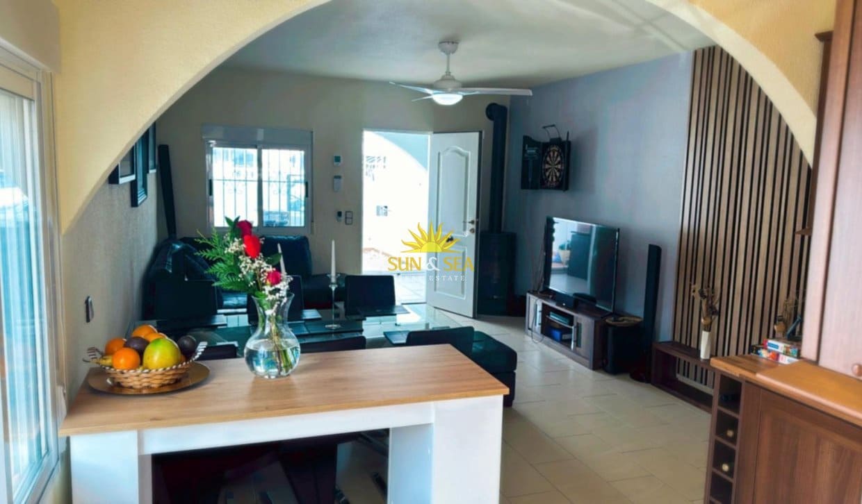 2 slaapkamer Huis te huur in Orihuela Costa met garage - € 1.200 (Ref: 9838682)