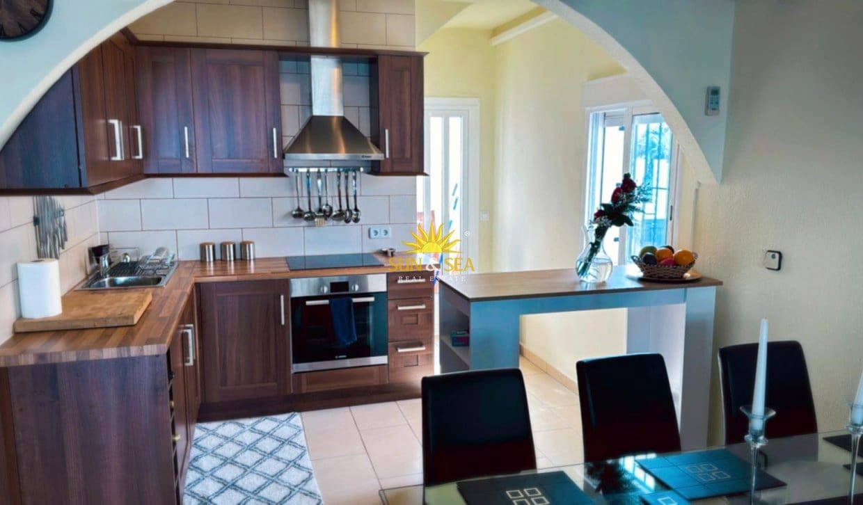 2 slaapkamer Huis te huur in Orihuela Costa met garage - € 1.200 (Ref: 9838682)