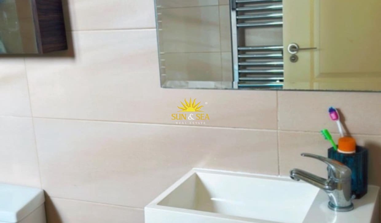 2 slaapkamer Huis te huur in Orihuela Costa met garage - € 1.200 (Ref: 9838682)