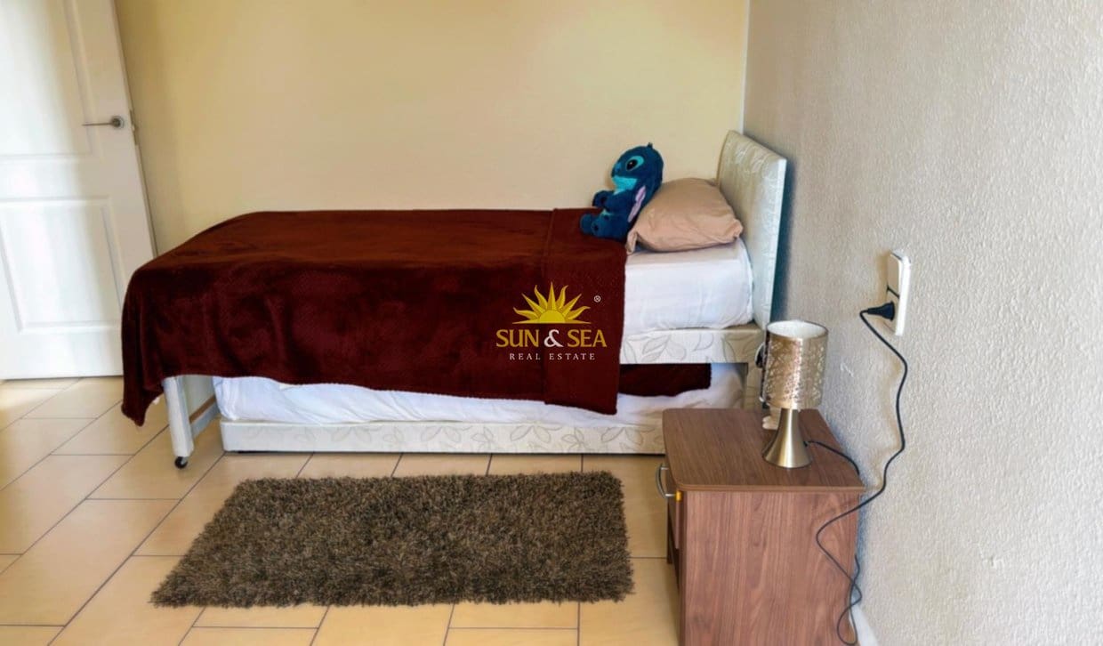 2 slaapkamer Huis te huur in Orihuela Costa met garage - € 1.200 (Ref: 9838682)