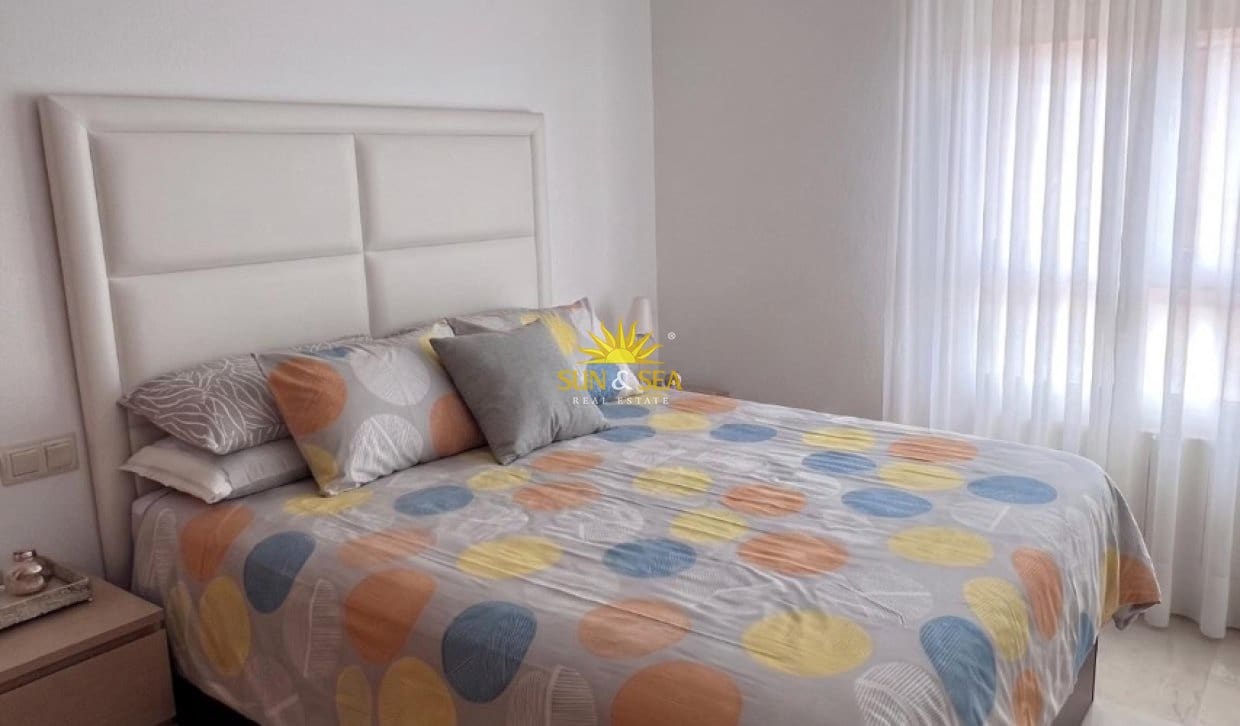 3 bedroom Apartment for rent in Murcia city with garage - € 900 (Ref: 9838684)