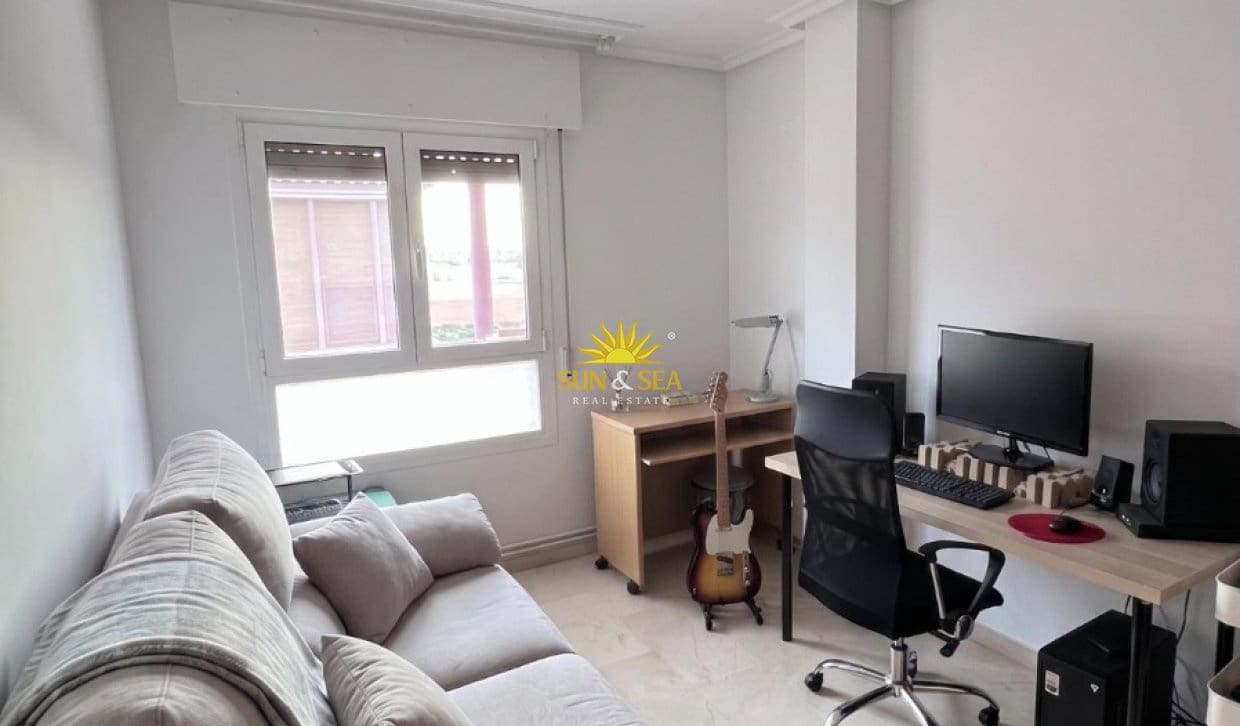 3 bedroom Apartment for rent in Murcia city with garage - € 900 (Ref: 9838684)