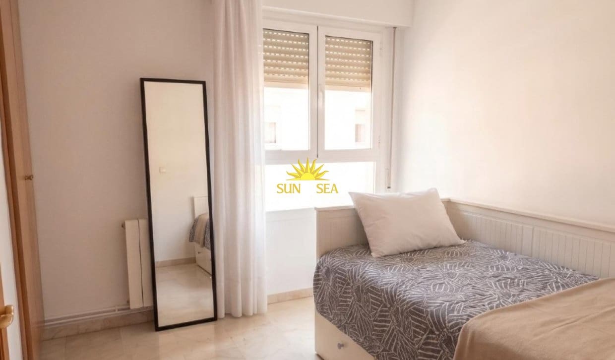 3 bedroom Apartment for rent in Murcia city with garage - € 900 (Ref: 9838684)