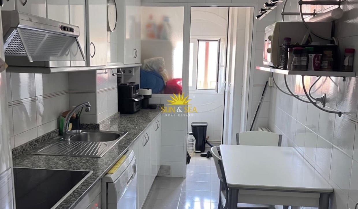 3 bedroom Apartment for rent in Murcia city with garage - € 900 (Ref: 9838684)