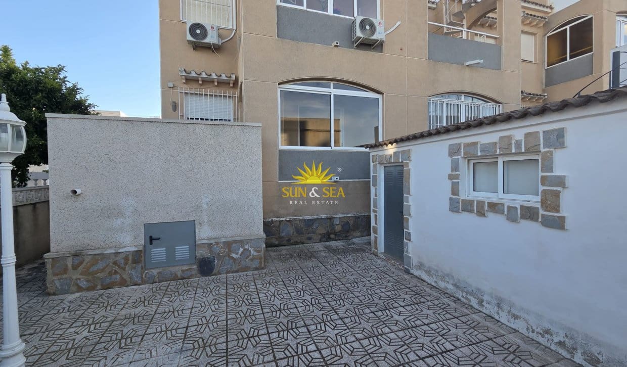 2 sovrum Bungalow att hyra i San Miguel de Salinas - 750 € (Ref: 9838686)