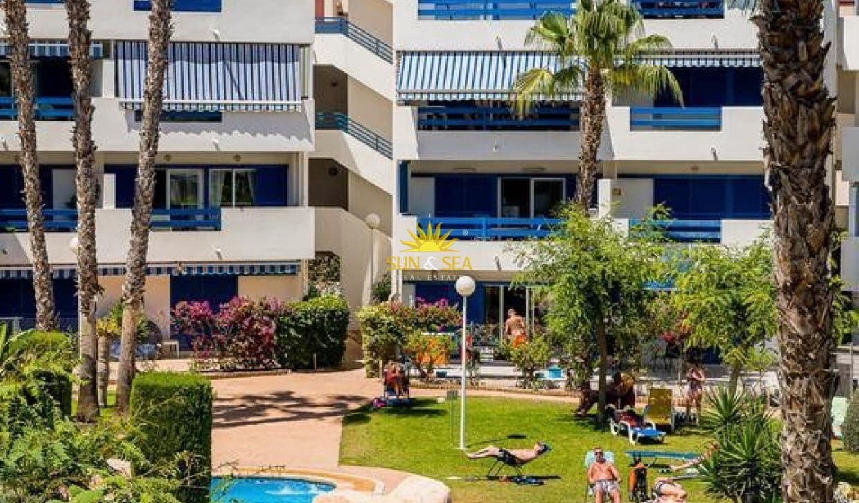 2 slaapkamer Appartement voor vakantieverhuur in Orihuela Costa - € 1.150 (Ref: 9838741)