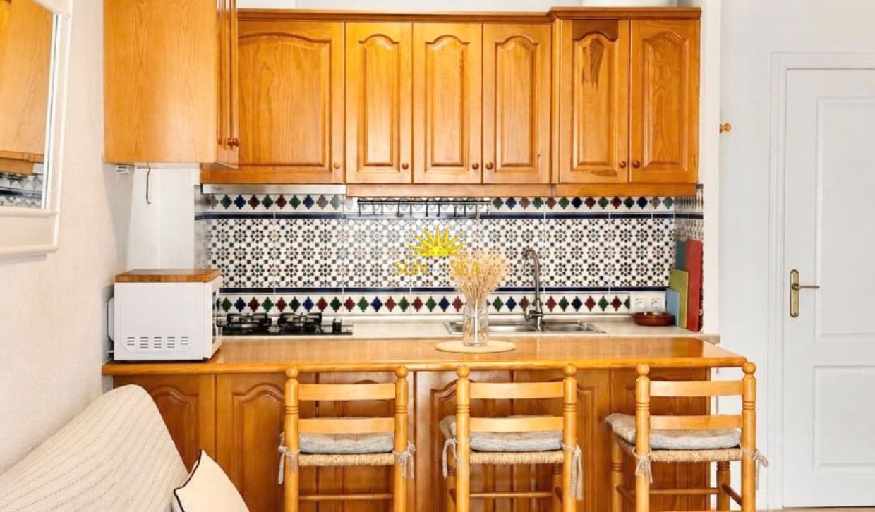 1 soveværelse Lejlighed til leje i Cabo Roig med swimmingpool garage - € 1.000 (Ref: 9841427)