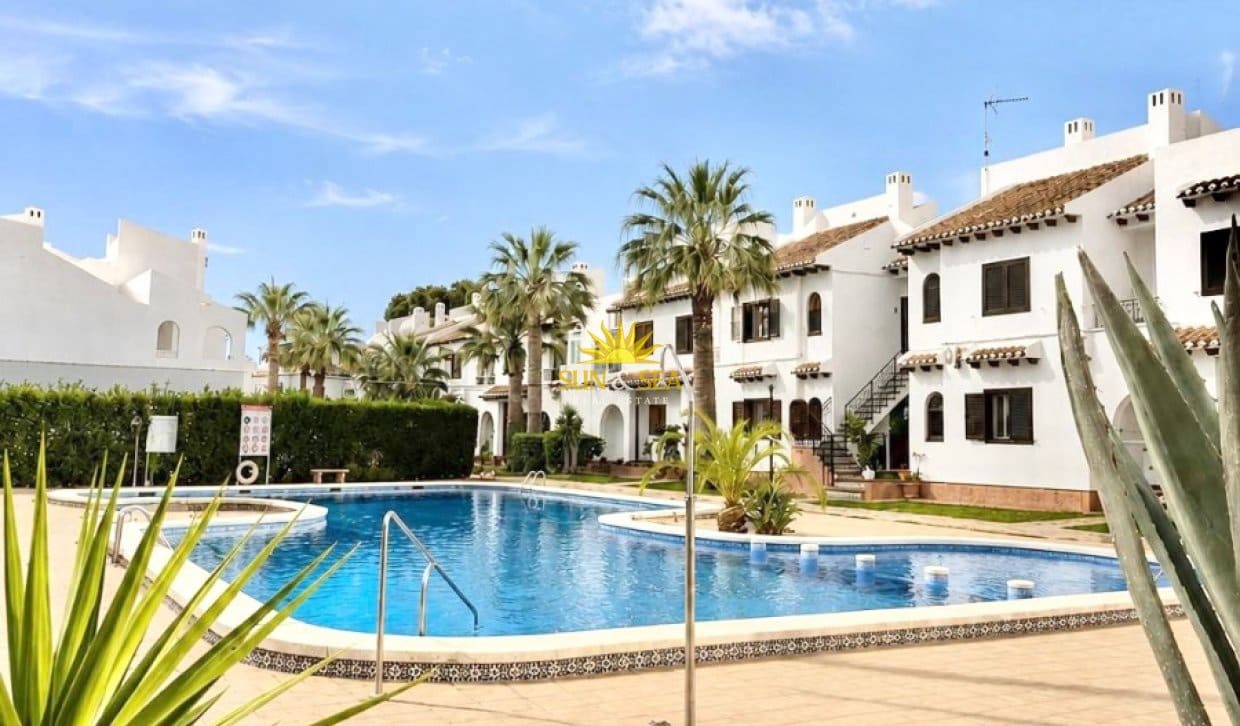 1 soveværelse Lejlighed til leje i Cabo Roig med swimmingpool garage - € 1.000 (Ref: 9841427)