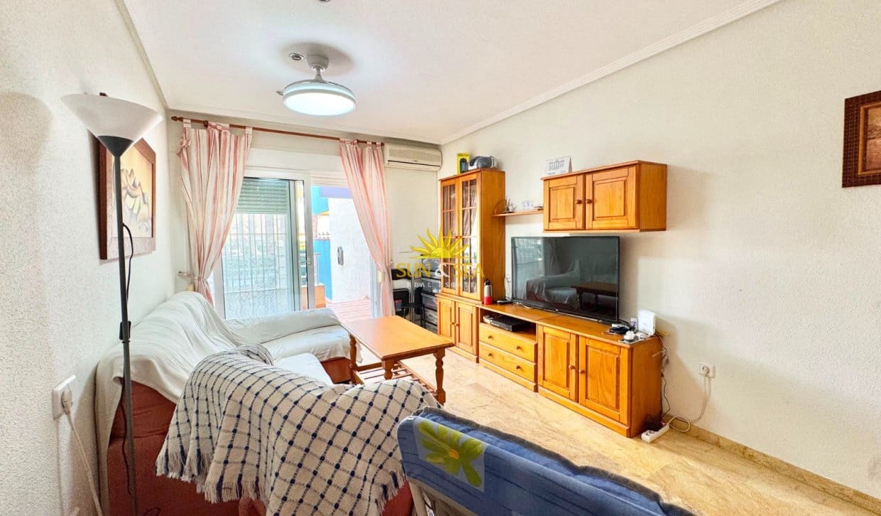 2 quarto Casa em Banda para arrendamento para férias em Orihuela Costa com piscina Garagem - 800 € (Ref: 9841866)