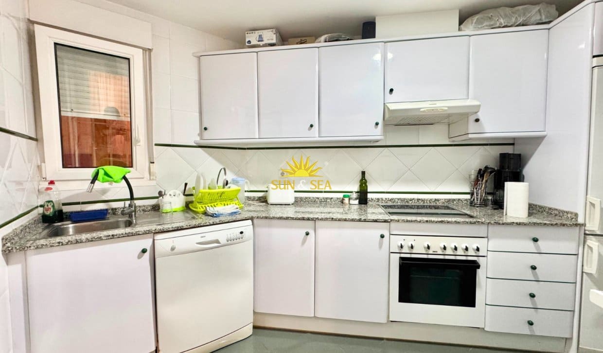 2 quarto Casa em Banda para arrendamento para férias em Orihuela Costa com piscina Garagem - 800 € (Ref: 9841866)
