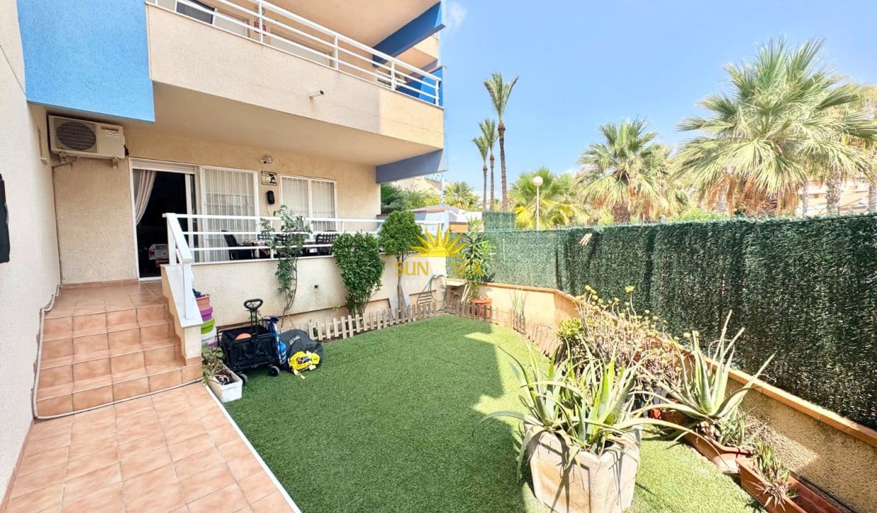 2 quarto Casa em Banda para arrendamento para férias em Orihuela Costa com piscina Garagem - 800 € (Ref: 9841866)