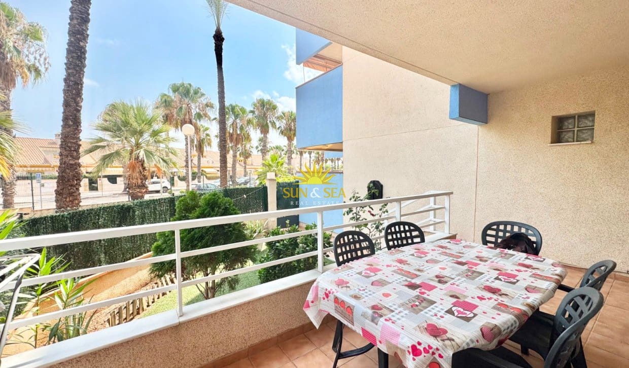2 quarto Casa em Banda para arrendamento para férias em Orihuela Costa com piscina Garagem - 800 € (Ref: 9841866)