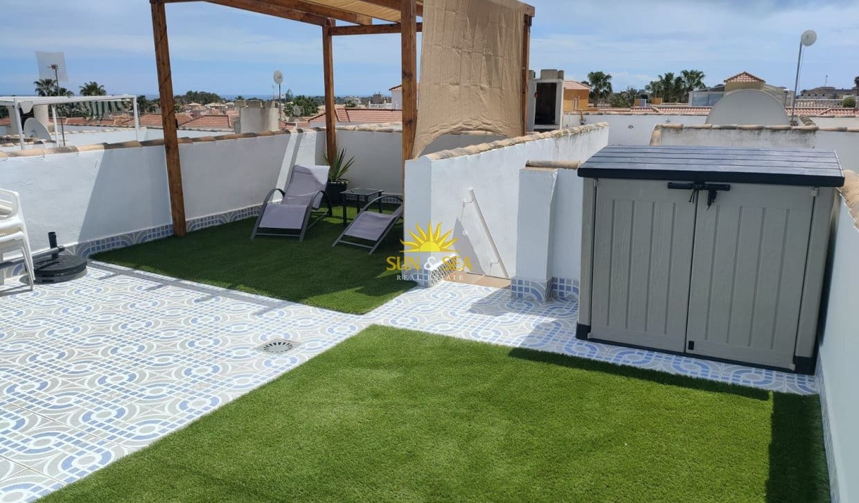 2 bedroom Apartment for holiday rental in Orihuela Costa with pool garage - € 800 (Ref: 9844654)