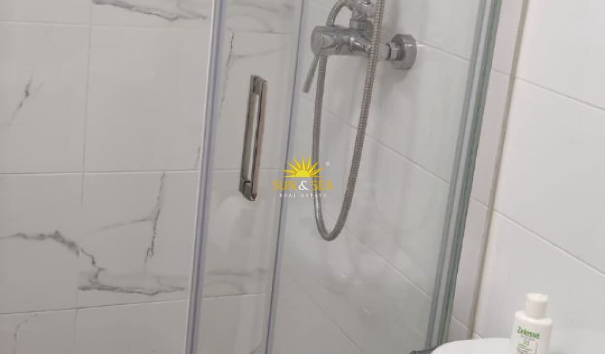 2 bedroom Apartment for rent in Torrevieja with pool garage - € 800 (Ref: 9844655)