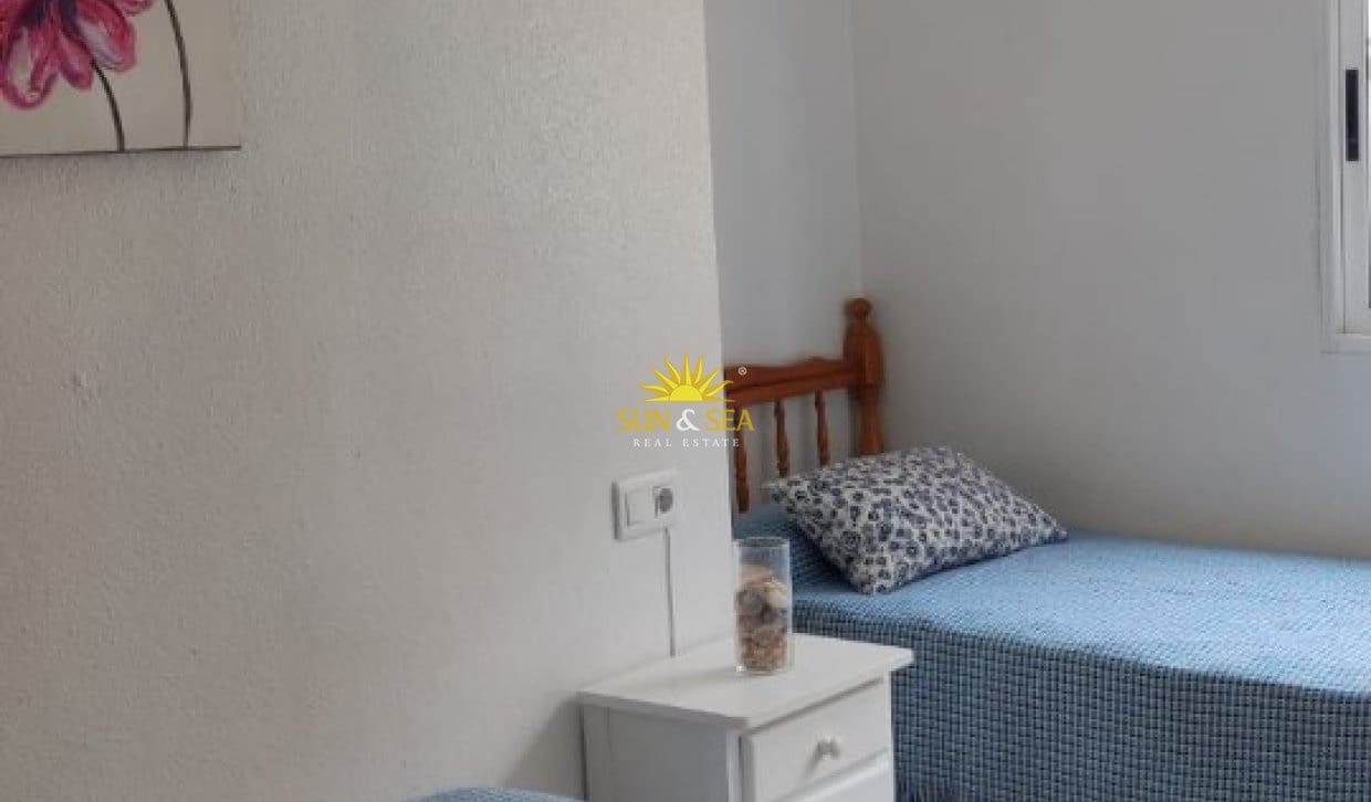 2 bedroom Apartment for rent in Torrevieja with pool garage - € 800 (Ref: 9844655)