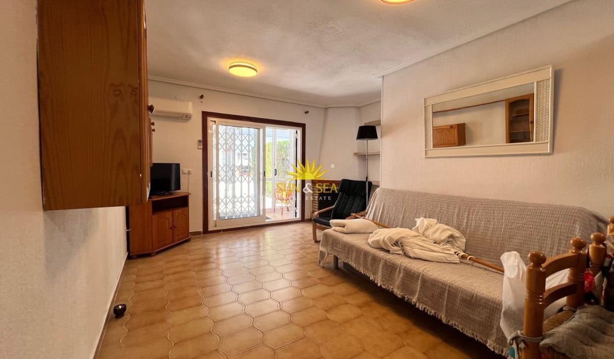 1 soveværelse Lejlighed til leje i Cabo Roig med swimmingpool garage - € 1.000 (Ref: 9844656)