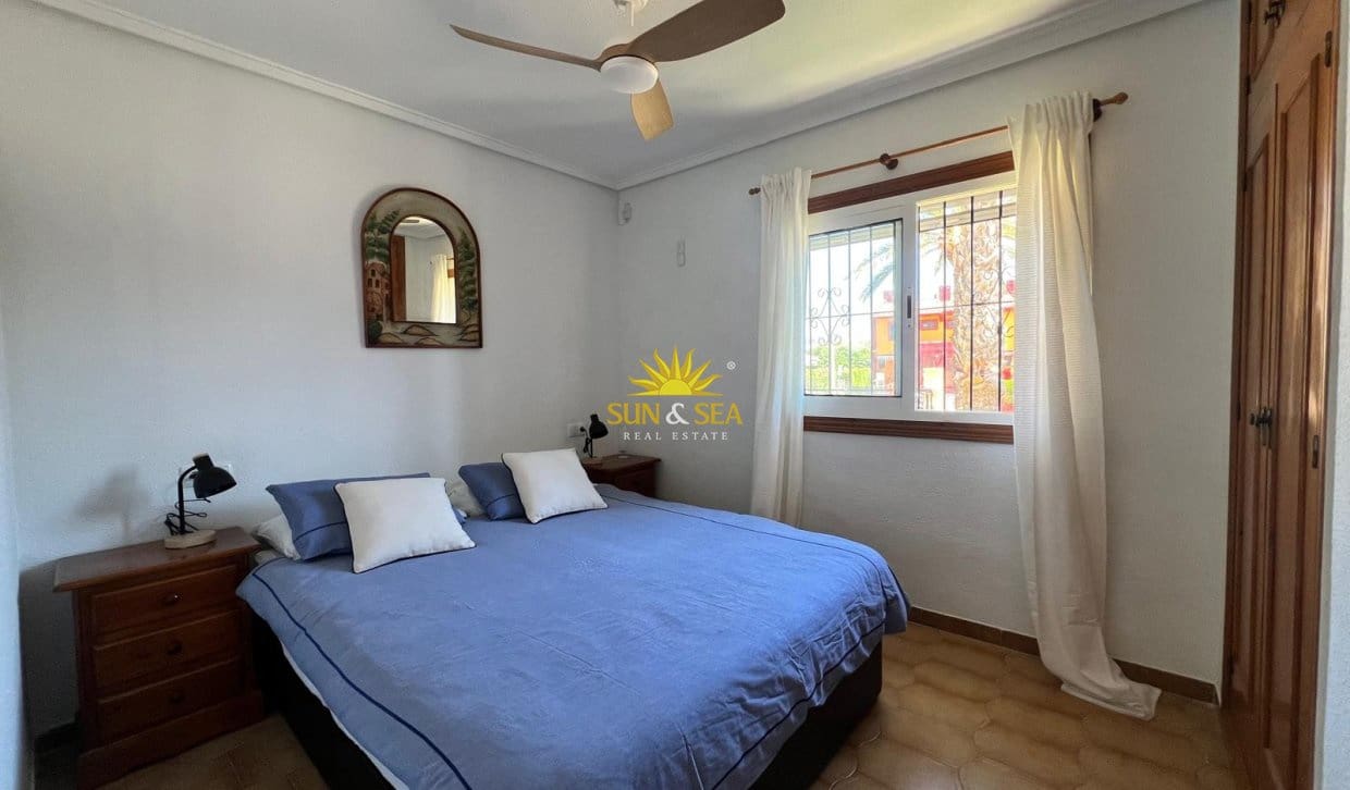 1 soveværelse Lejlighed til leje i Cabo Roig med swimmingpool garage - € 1.000 (Ref: 9844656)