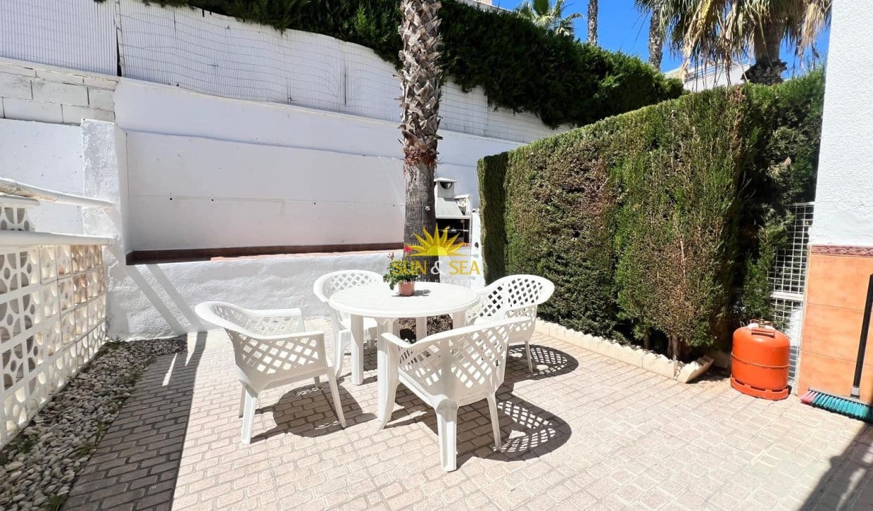 1 soveværelse Lejlighed til leje i Cabo Roig med swimmingpool garage - € 1.000 (Ref: 9844656)