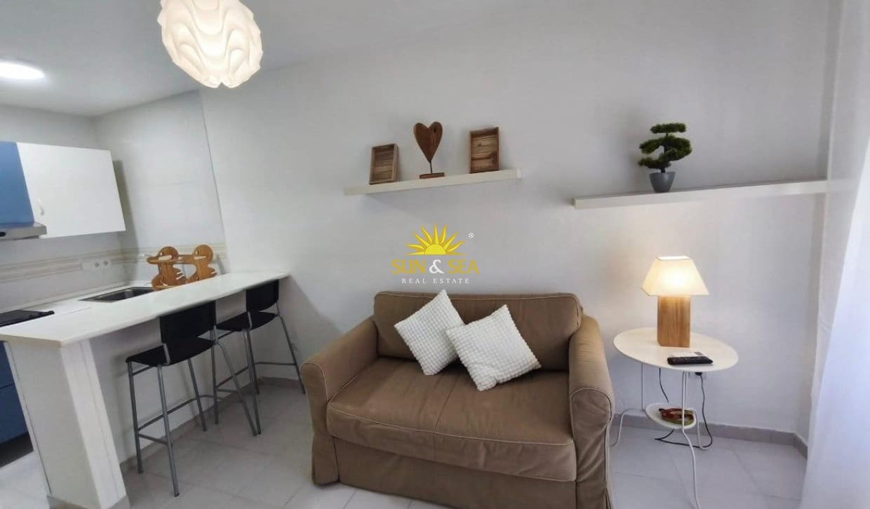 1 quarto Apartamento de Praia para arrendar em Torrevieja com piscina - 700 € (Ref: 9847679)