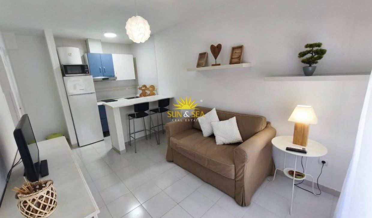 1 quarto Apartamento de Praia para arrendar em Torrevieja com piscina - 700 € (Ref: 9847679)