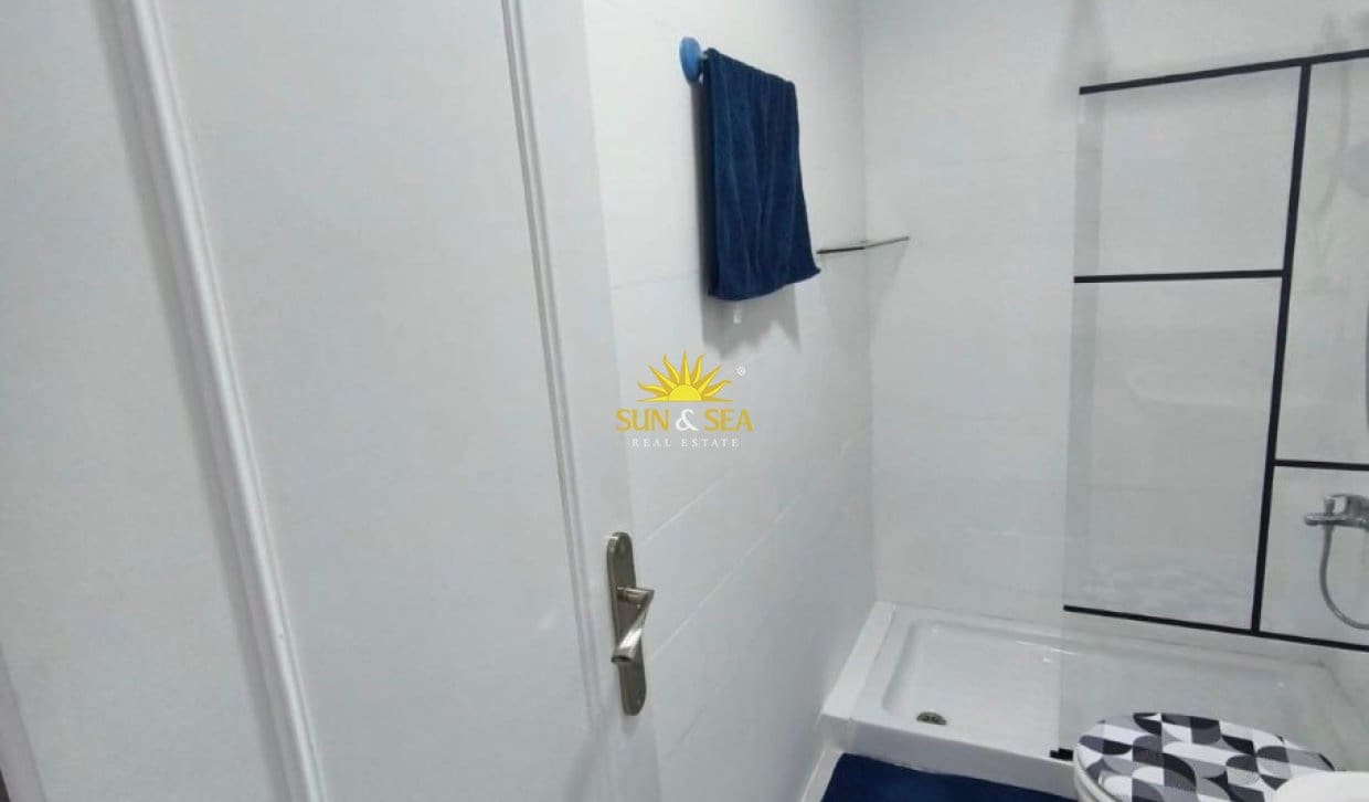 1 quarto Apartamento de Praia para arrendar em Torrevieja com piscina - 700 € (Ref: 9847679)