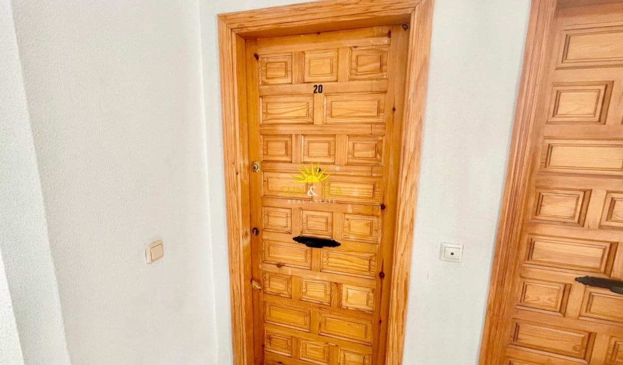 1 bedroom Apartment for sale in Torrevieja with pool - € 130,000 (Ref: 9850378)