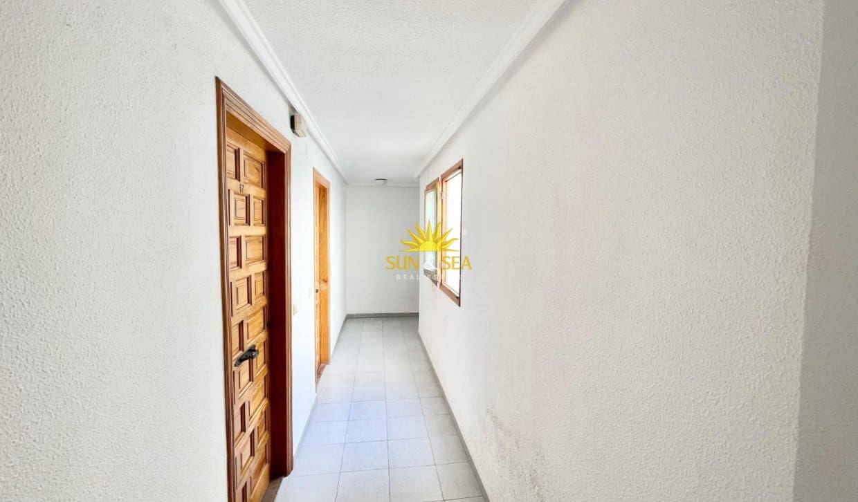 1 bedroom Apartment for sale in Torrevieja with pool - € 130,000 (Ref: 9850378)
