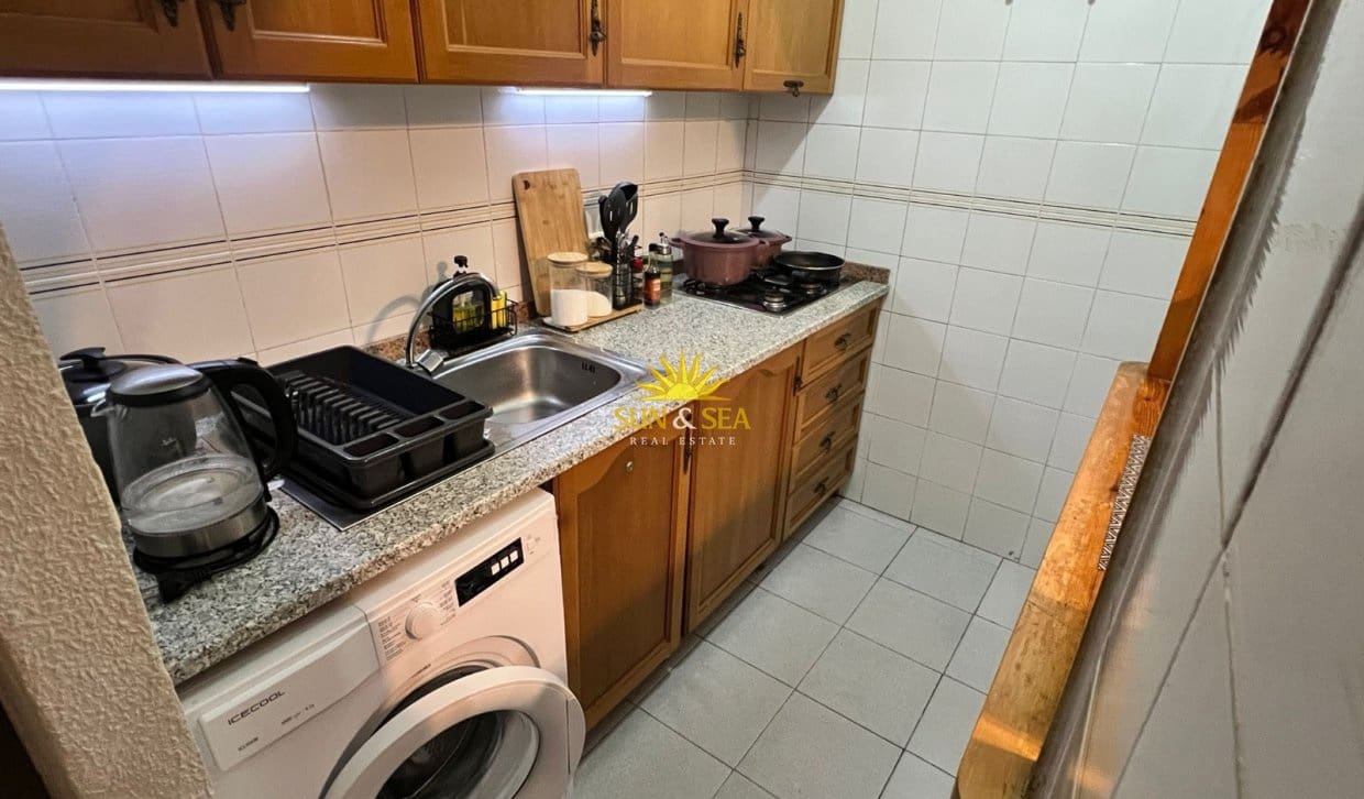 1 bedroom Apartment for sale in Torrevieja with pool - € 130,000 (Ref: 9850378)