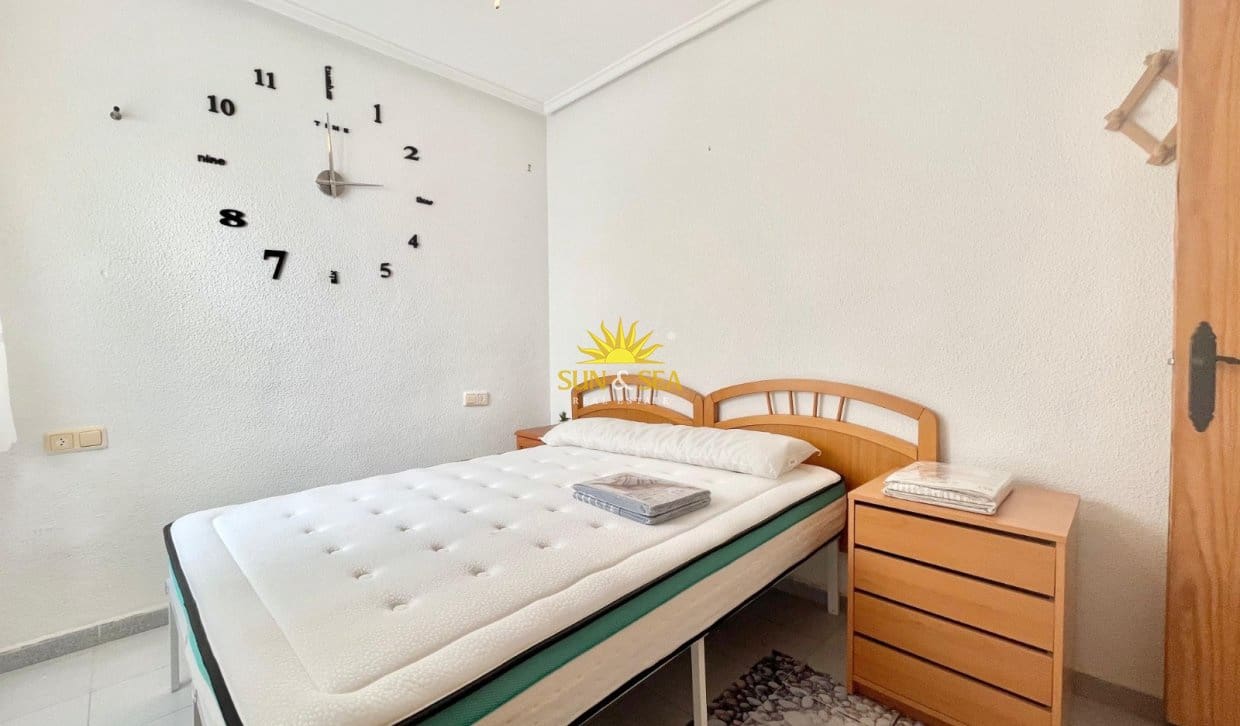 1 bedroom Apartment for sale in Torrevieja with pool - € 130,000 (Ref: 9850378)