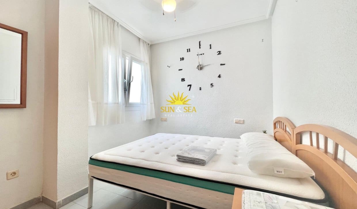 1 bedroom Apartment for sale in Torrevieja with pool - € 130,000 (Ref: 9850378)