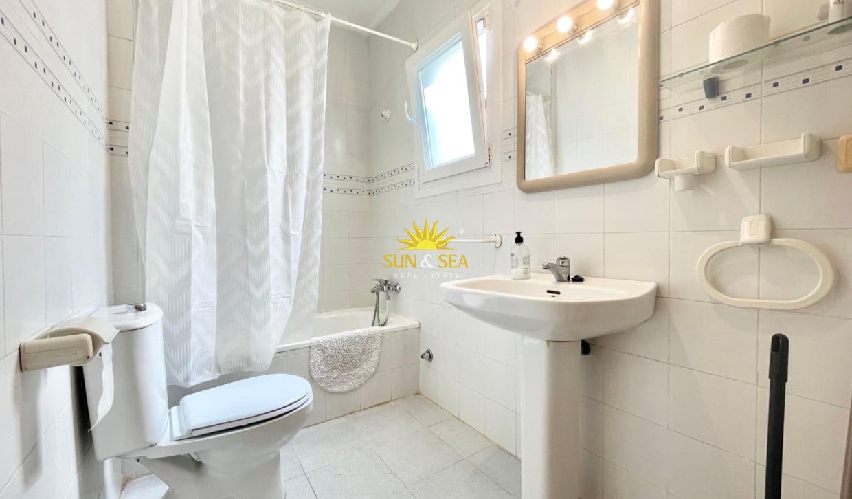 1 bedroom Apartment for sale in Torrevieja with pool - € 130,000 (Ref: 9850378)