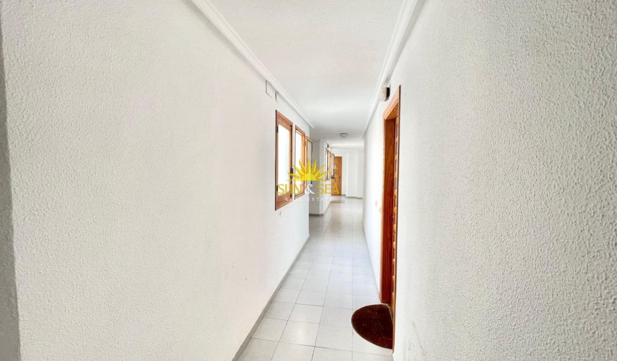 1 bedroom Apartment for sale in Torrevieja with pool - € 130,000 (Ref: 9850378)