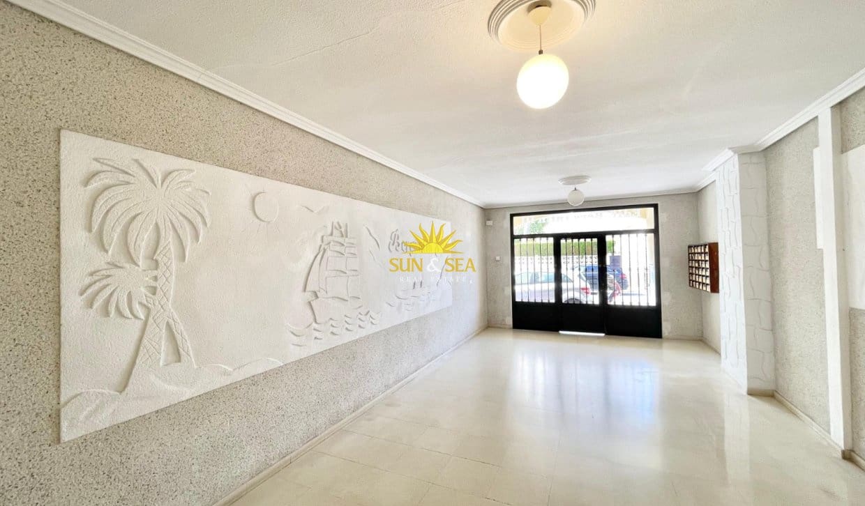 1 bedroom Apartment for sale in Torrevieja with pool - € 130,000 (Ref: 9850378)