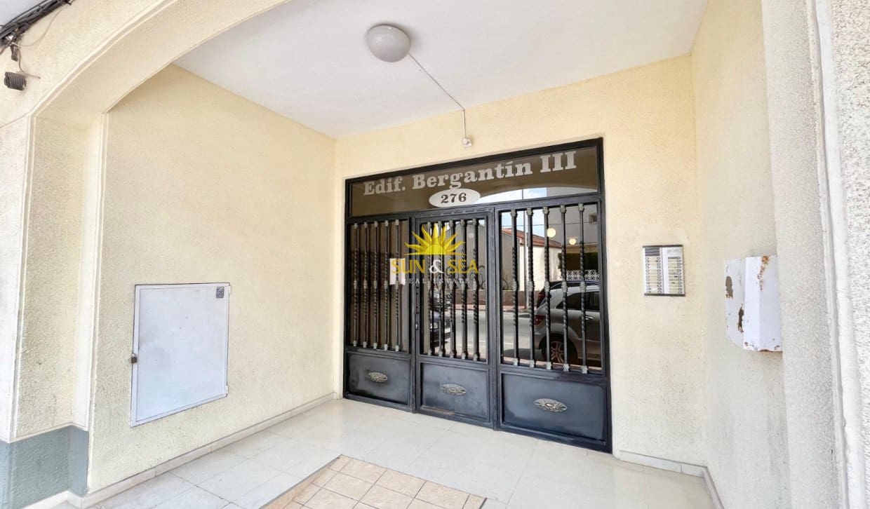 1 bedroom Apartment for sale in Torrevieja with pool - € 130,000 (Ref: 9850378)