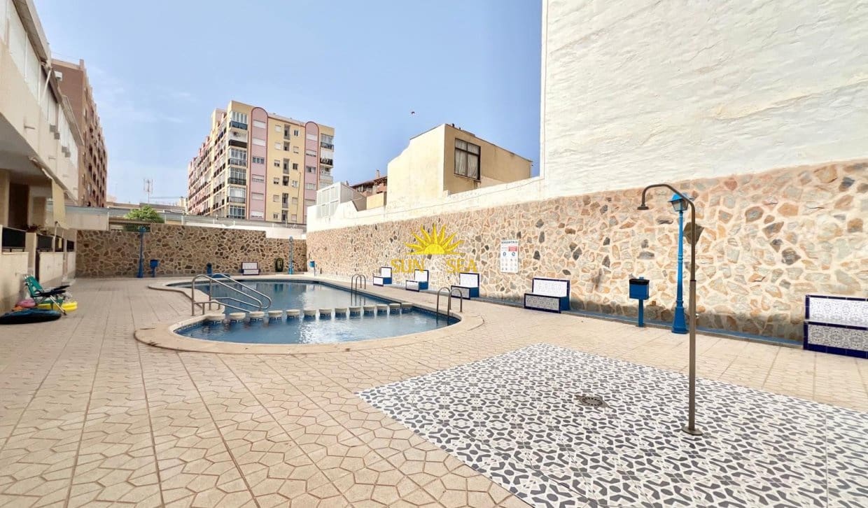 1 bedroom Apartment for sale in Torrevieja with pool - € 130,000 (Ref: 9850378)