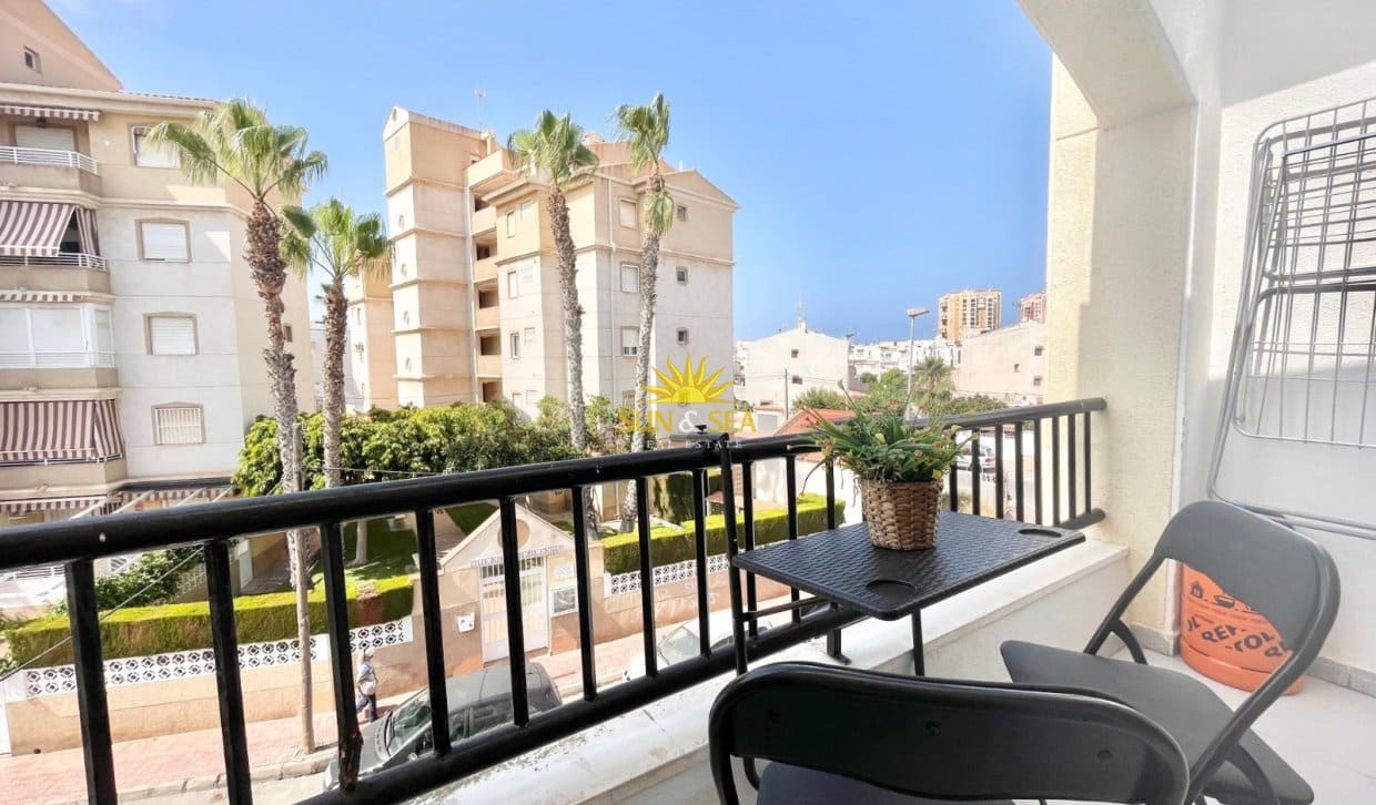 1 bedroom Apartment for sale in Torrevieja with pool - € 130,000 (Ref: 9850378)