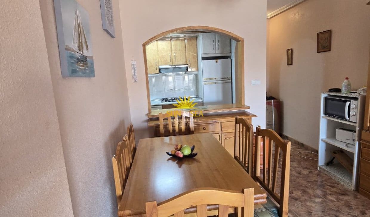 4 bedroom Apartment for rent in Los Alcazares with pool - € 900 (Ref: 9850379)