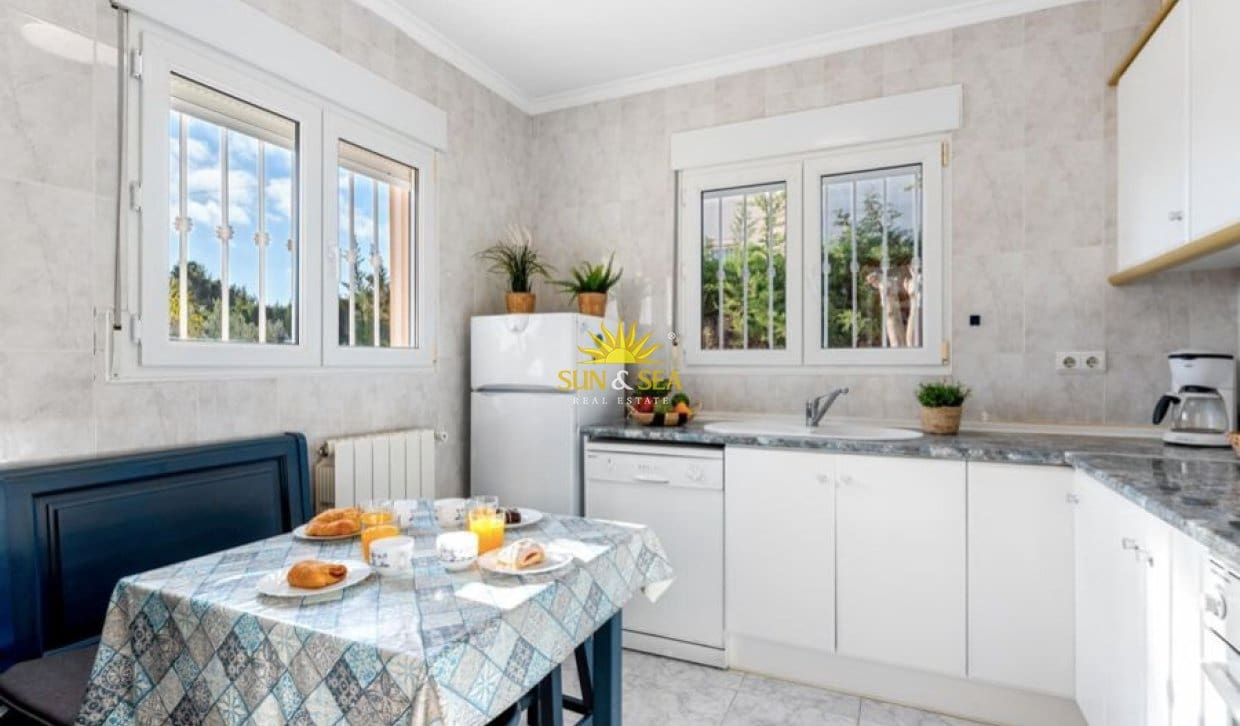 4 camera da letto Villa da affittare in Calpe / Calp con piscina garage - 3.500 € (Rif: 9850515)