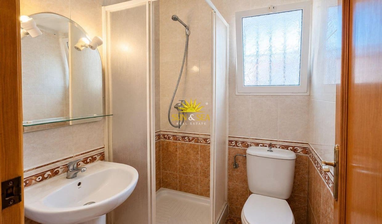 3 slaapkamer Huis te koop in Torrevieja met zwembad garage - € 259.000 (Ref: 9850517)