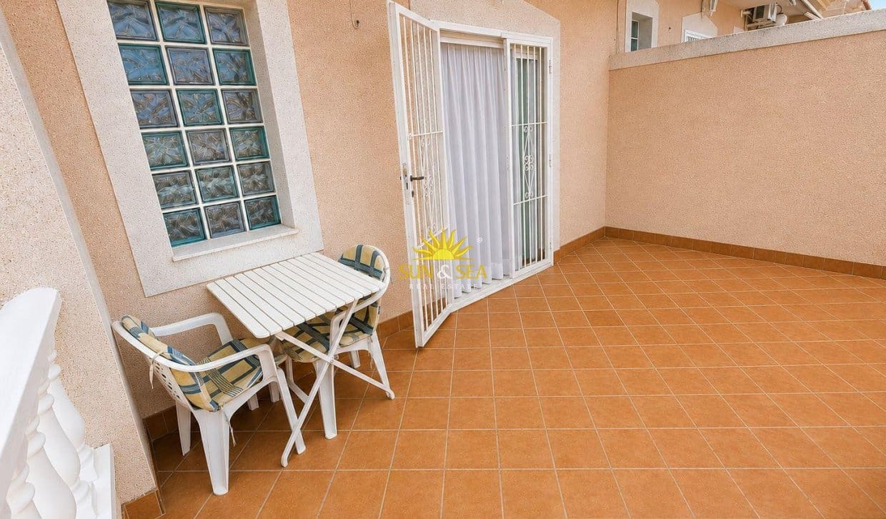 3 slaapkamer Huis te koop in Torrevieja met zwembad garage - € 259.000 (Ref: 9850517)