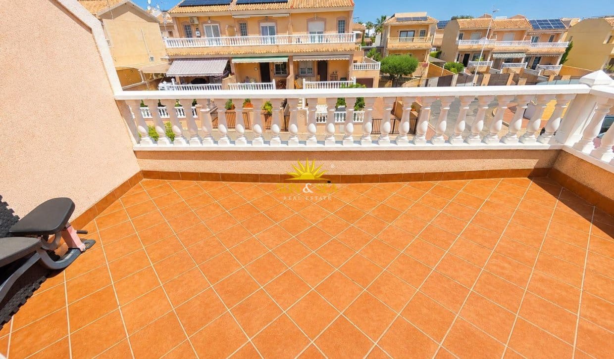 3 slaapkamer Huis te koop in Torrevieja met zwembad garage - € 259.000 (Ref: 9850517)