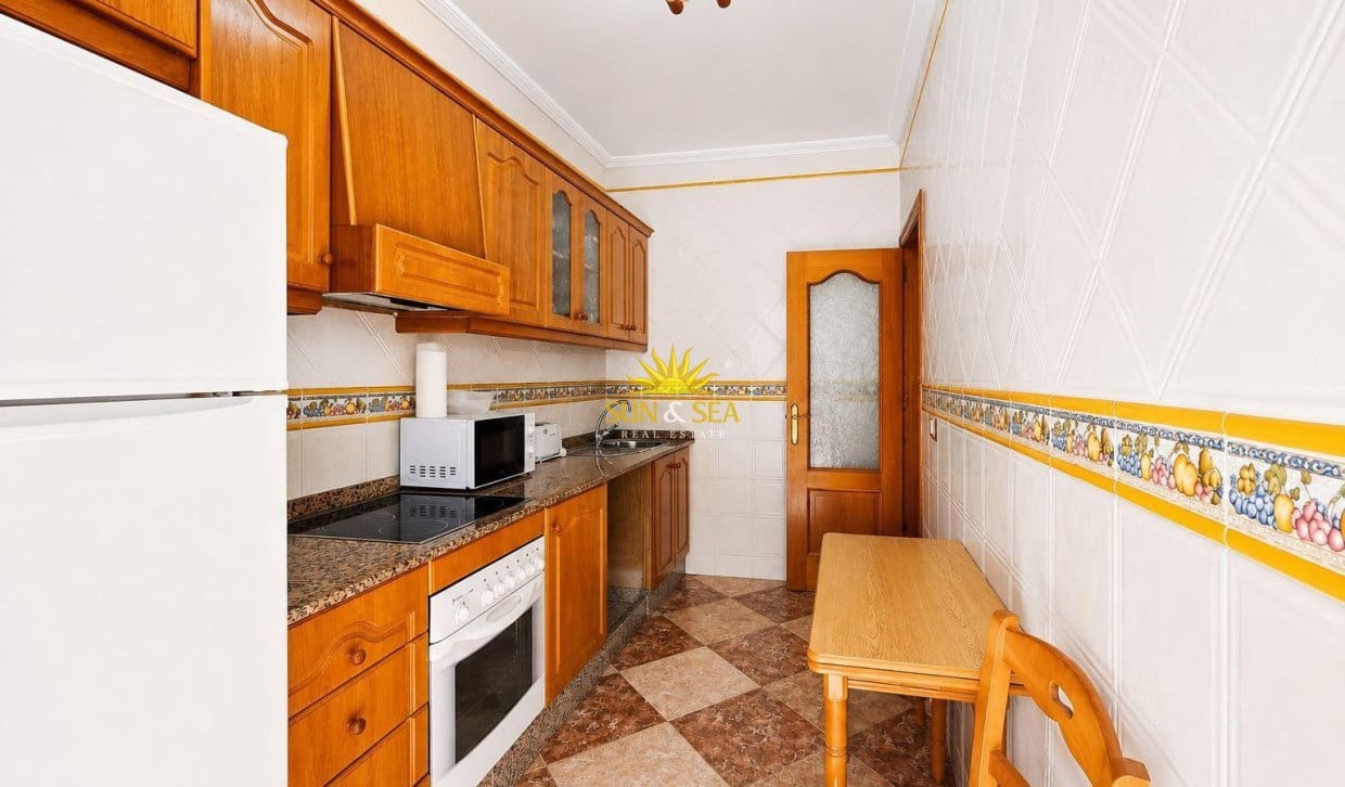 3 slaapkamer Huis te koop in Torrevieja met zwembad garage - € 259.000 (Ref: 9850517)